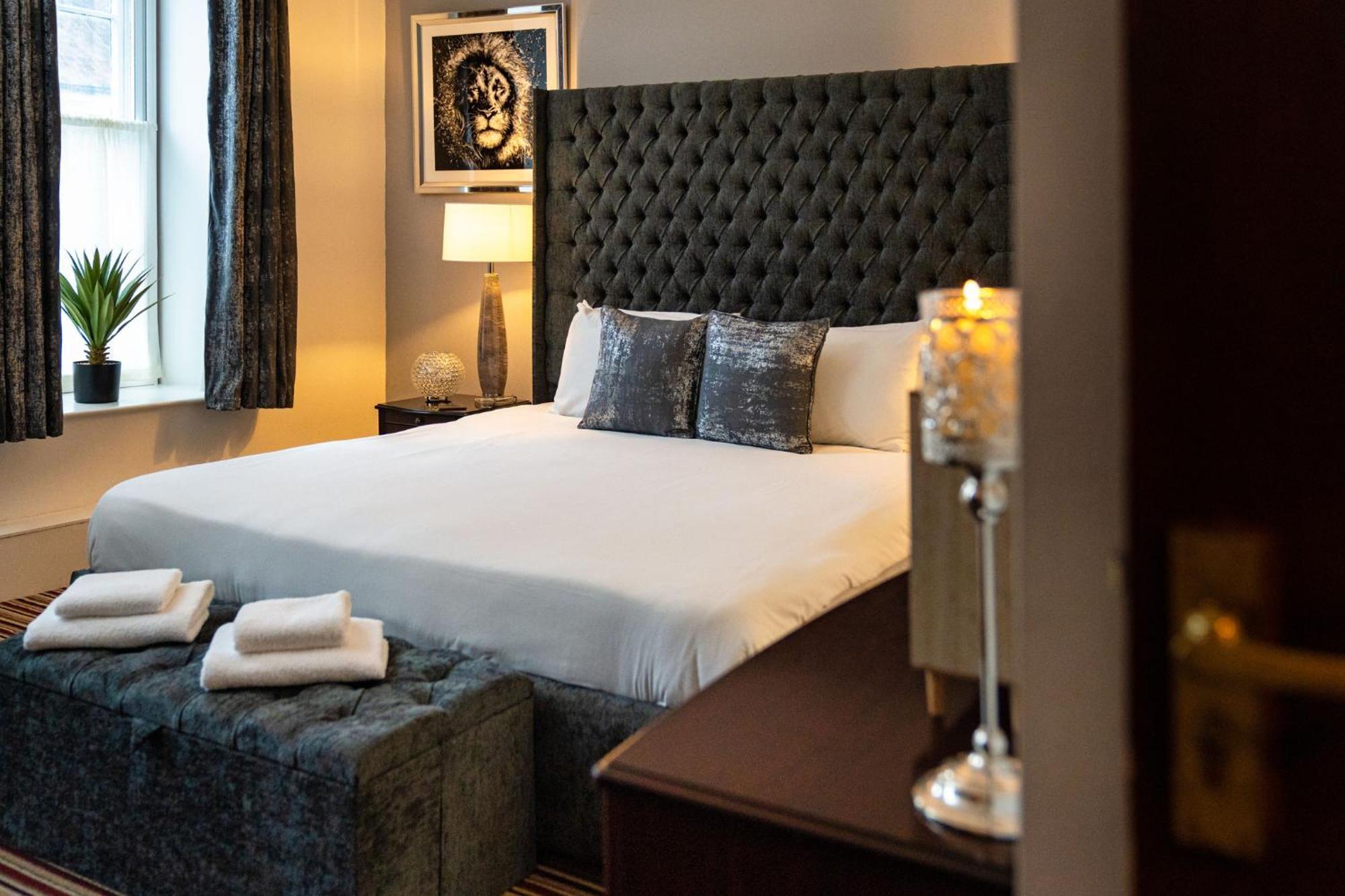 Boars Head Hotel Carmarthen Luaran gambar